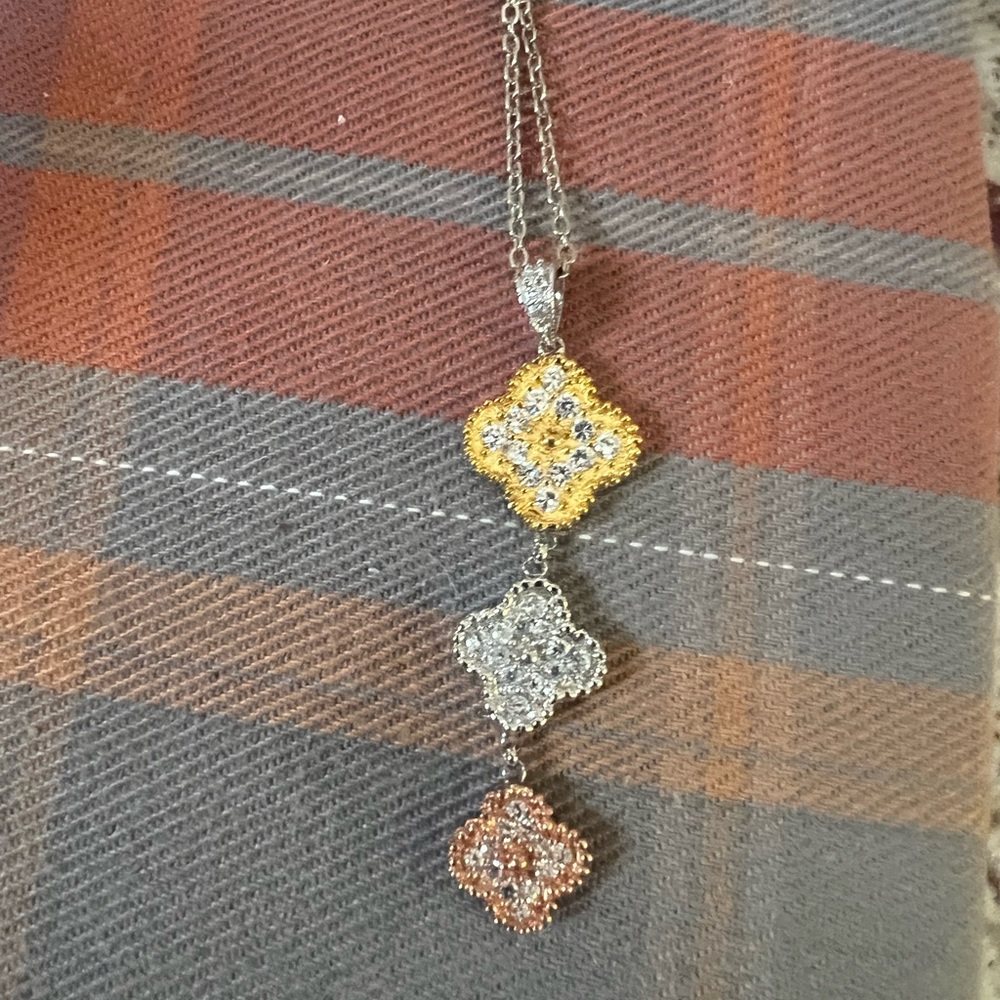 Elegant Multicolor Pendant Necklace